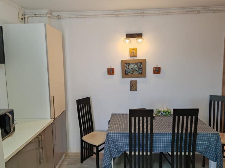 Apartament cu 2 camere decomandat, mobilat în Județean