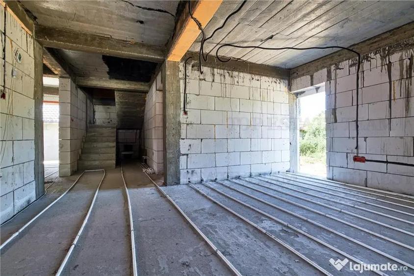 Casă cu 3 camere cu Teren 1056 Mp în Mihail Kogălniceanu