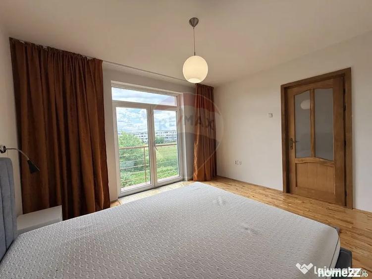 Casă cu 5 camere cu Teren 100 Mp în Florești