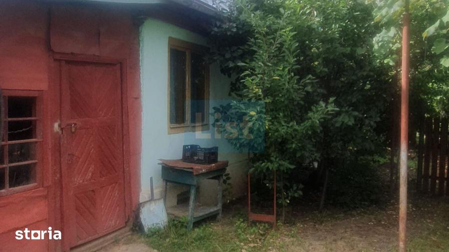 Casă cu 3 camere cu Teren 1280 Mp în Central