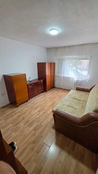 Apartament cu 2 camere semidecomandat în Iosia