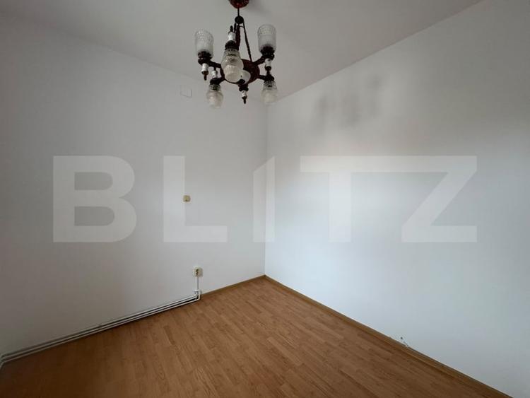 Apartament cu 3 camere decomandat, mobilat în Mehala