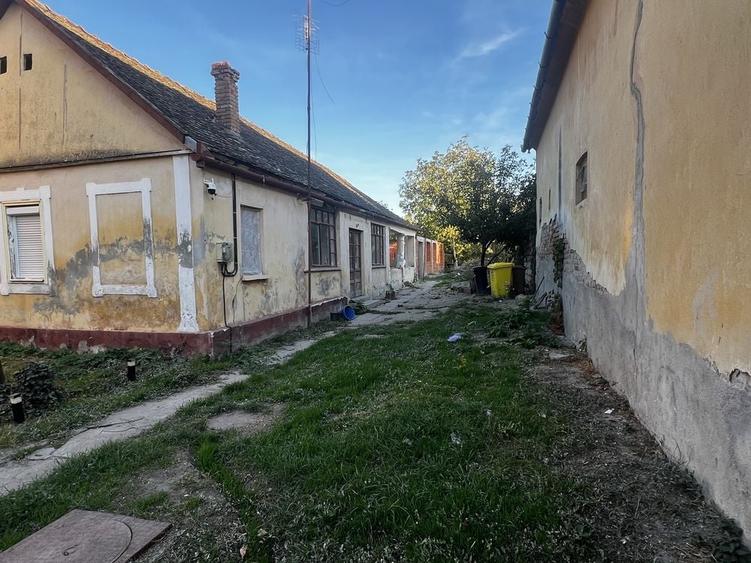 Casă cu 3 camere cu Teren 741 Mp în Central