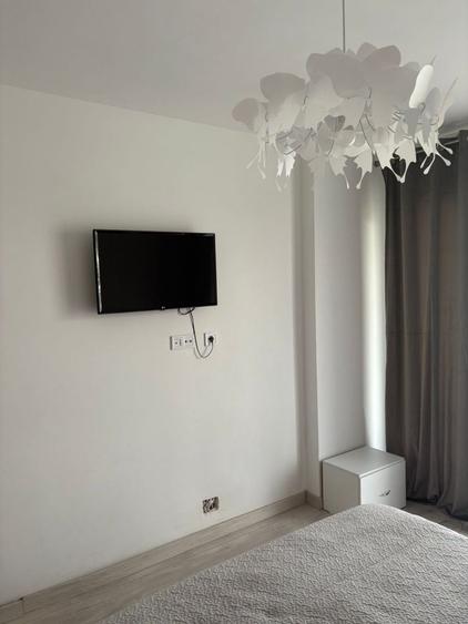 Apartament cu 2 camere semidecomandat în Florești
