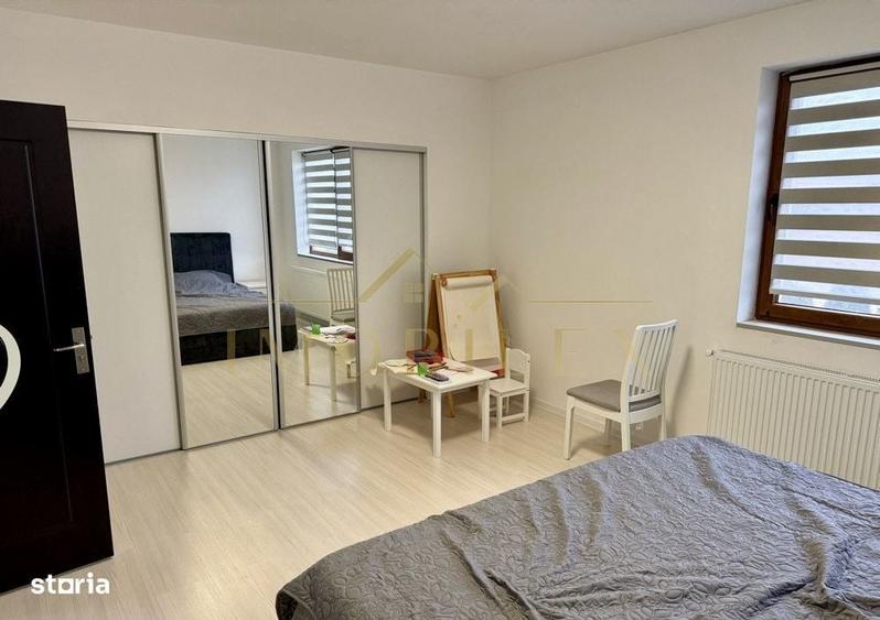 Casă cu 4 camere în Sărmașu