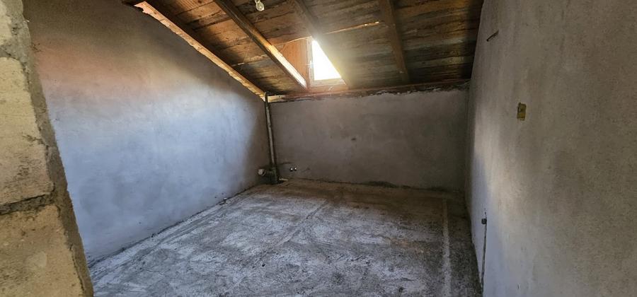 Casă individuală cu 4 camere cu Garaj în Asău