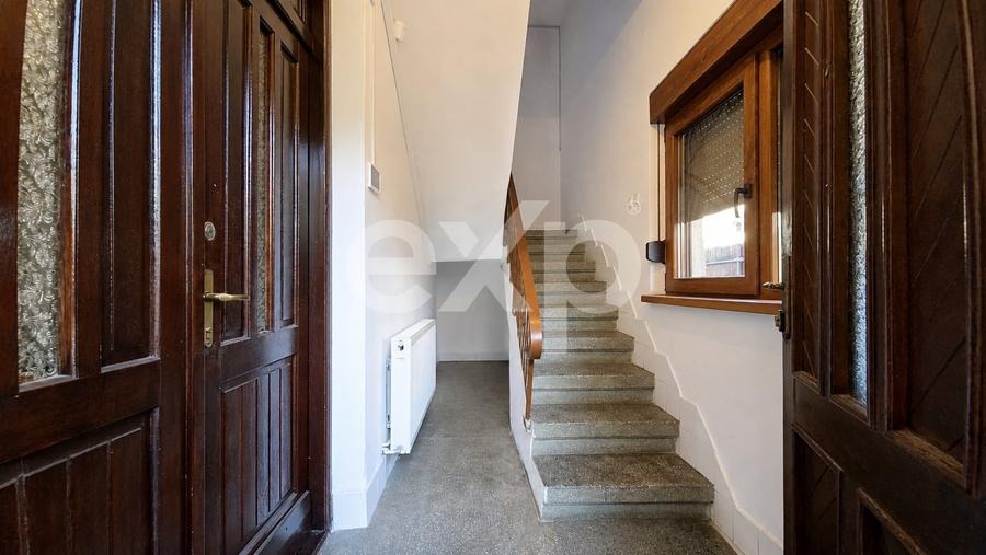 Apartament cu 3 camere decomandat în Tractorul
