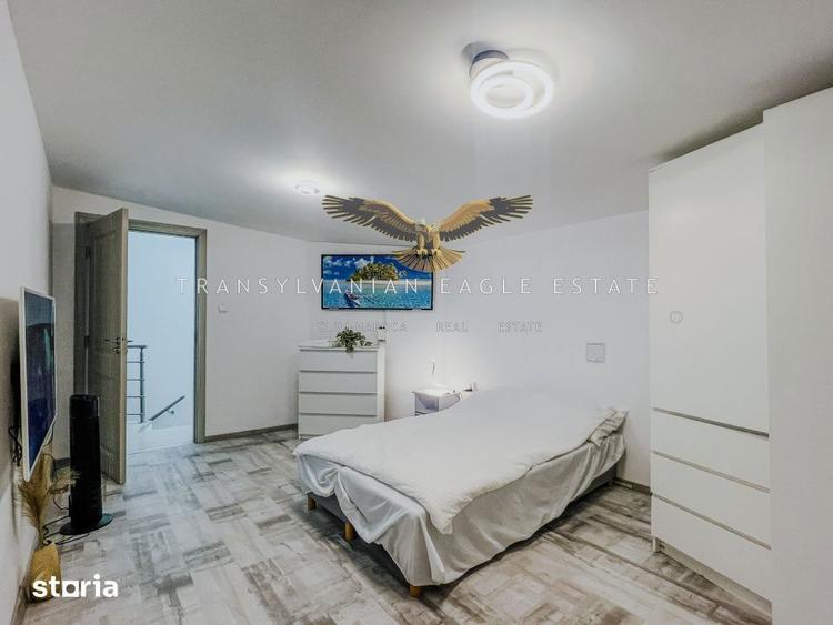 Apartament cu 3 camere semidecomandat, mobilat în Între Lacuri