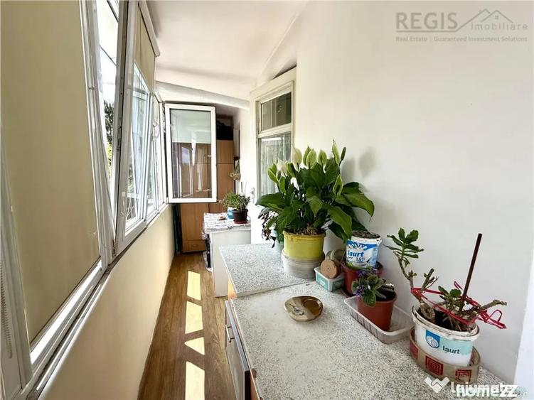 Apartament cu 3 camere semidecomandat în Astra