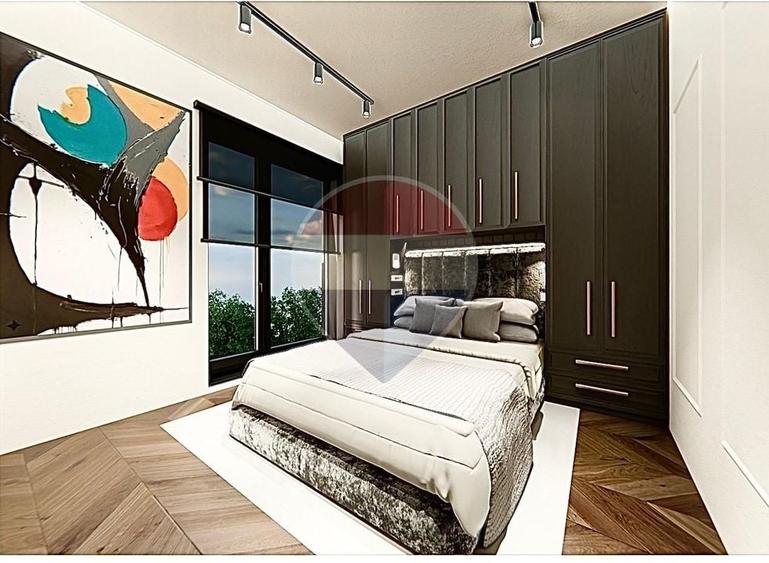 Casă individuală cu 10 camere cu Teren 65 Mp în Periferie