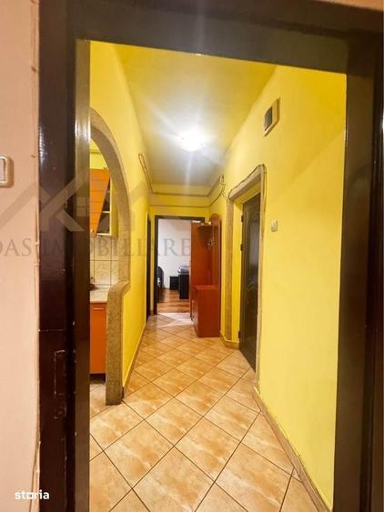 Central, zona liceului Eminescu, apartamet 2 camere decomandat - 5