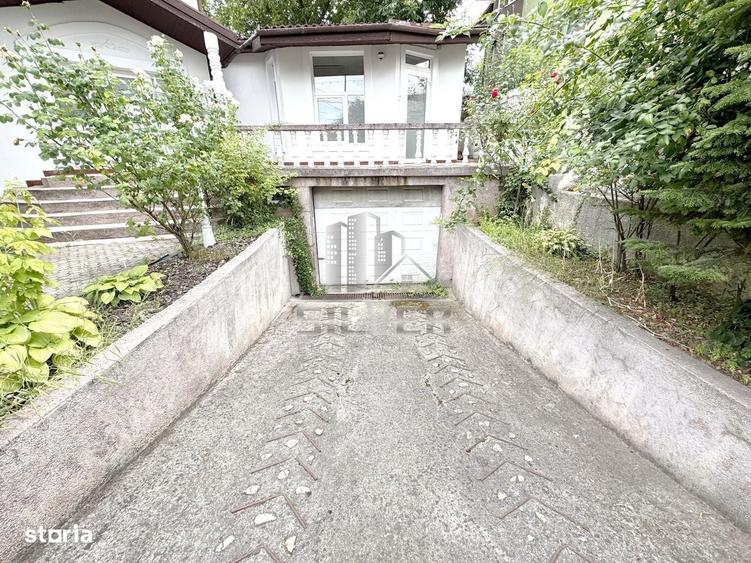 Casă cu 4 camere în Gruia