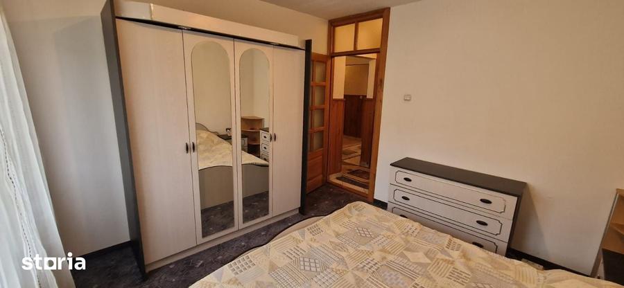 Apartament cu 4 camere decomandat în Central