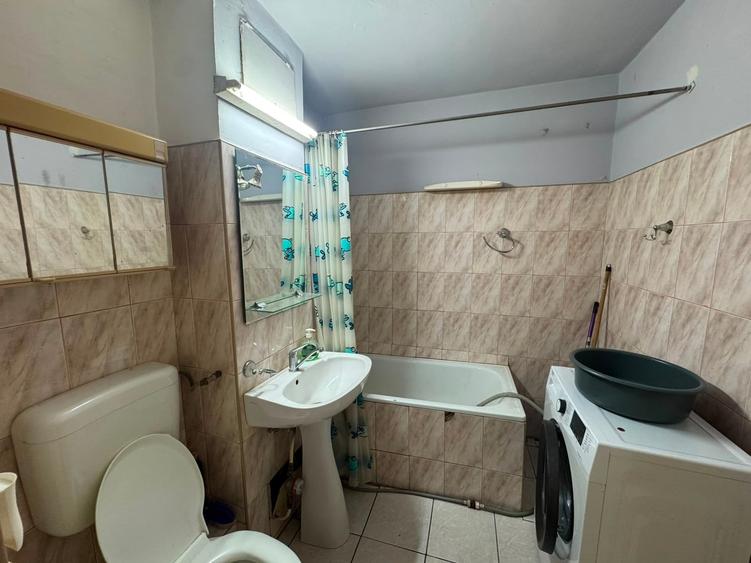 Apartament cu 2 camere semidecomandat în Aradului