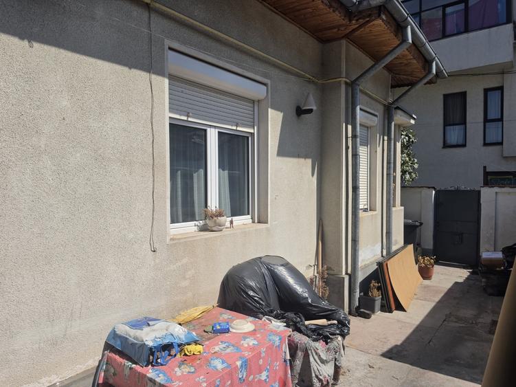 Casă individuală cu 4 camere cu Canalizare în Vatra Luminoasă
