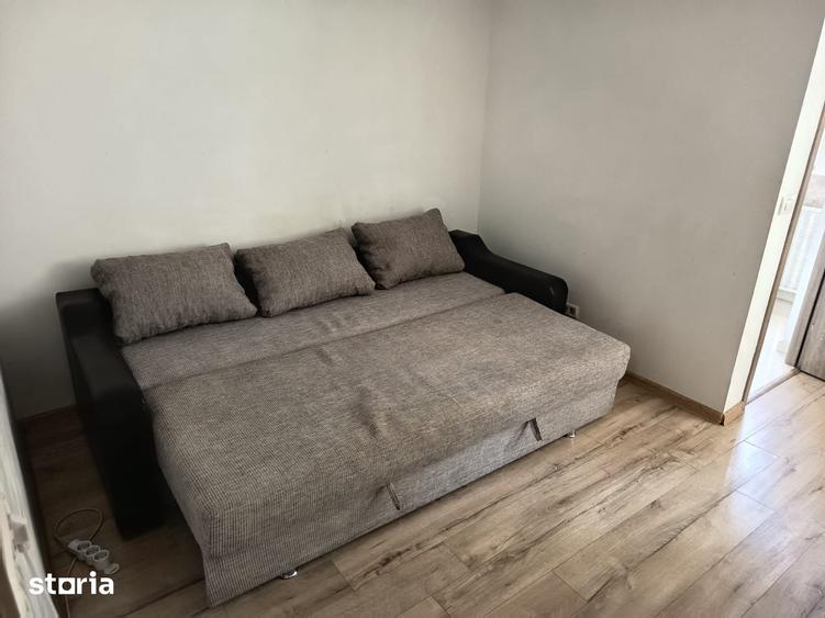 Garsonieră în Titan