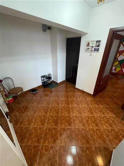 Apartament cu 3 camere decomandat în Rahova
