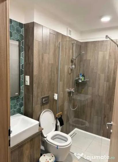 Apartament cu 3 camere decomandat în Răcădău