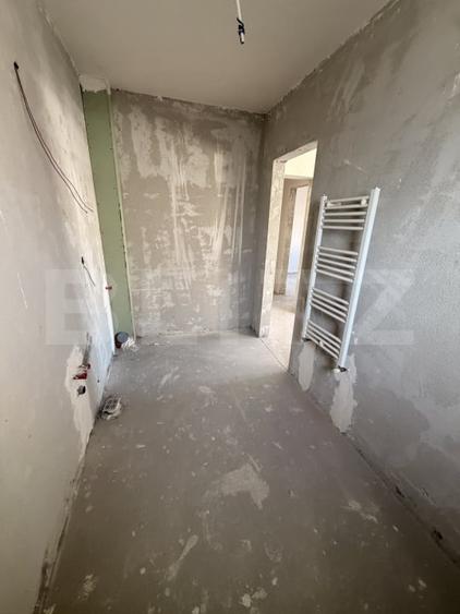Apartament cu 3 camere semidecomandat în Florești