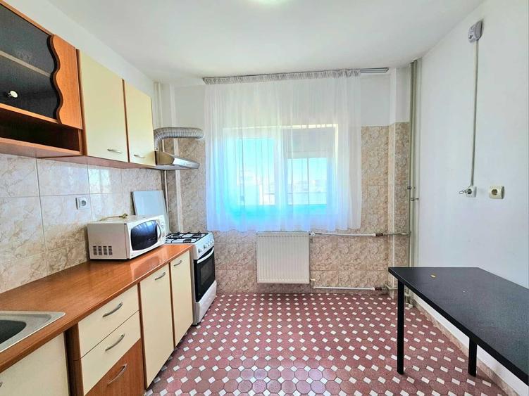 Apartament cu 3 camere decomandat în Tineretului