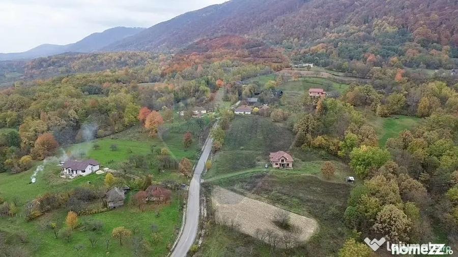 Casă cu 5 camere cu Teren 6400 Mp în Copalnic
