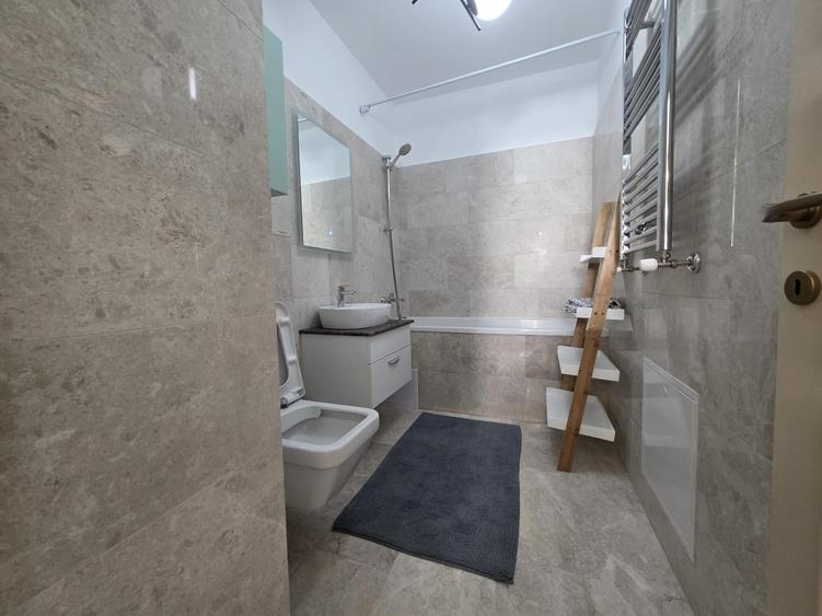 Apartament cu 3 camere decomandat în Copou