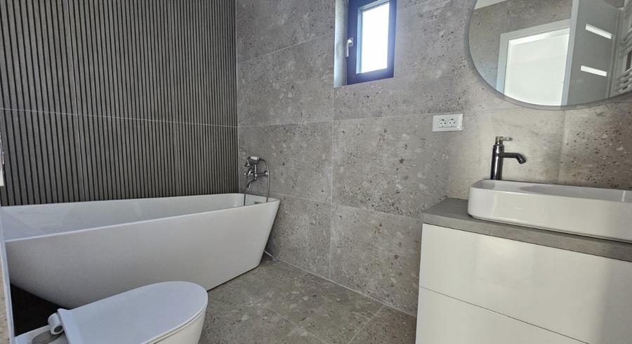 Casă individuală cu 4 camere cu Canalizare în Chiajna