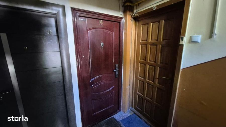 Apartament cu 3 camere semidecomandat în Șagului