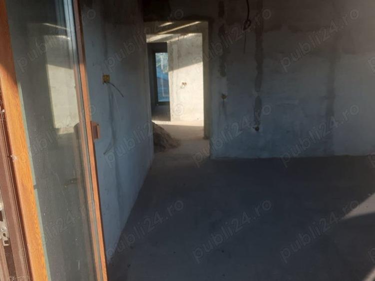 Casă cu 5 camere cu Teren 250 Mp în Buzaului