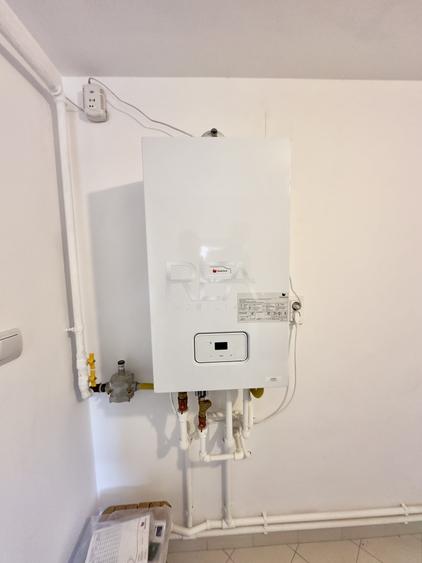 Apartament cu 3 camere decomandat în Capitale