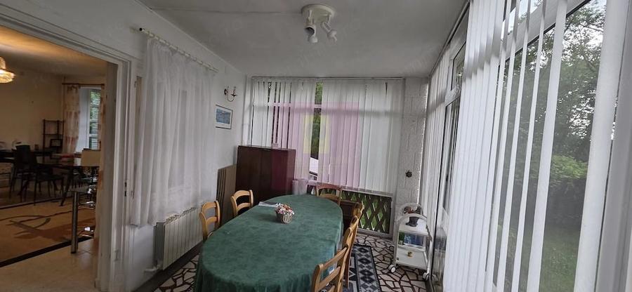 Casă cu 6 camere cu Teren 1000 Mp în Cornu