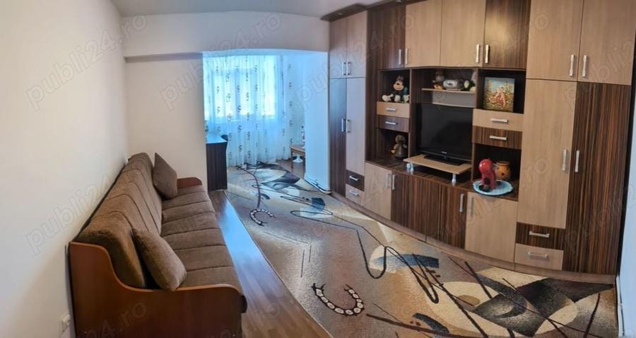 Apartament cu 3 camere decomandat în 1 Mai