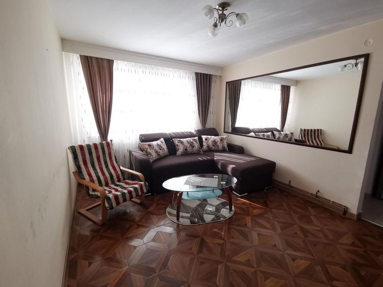 Apartament cu 2 camere, mobilat în Cetate