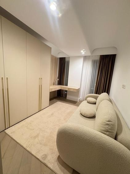 Apartament cu 3 camere decomandat, mobilat în Pipera