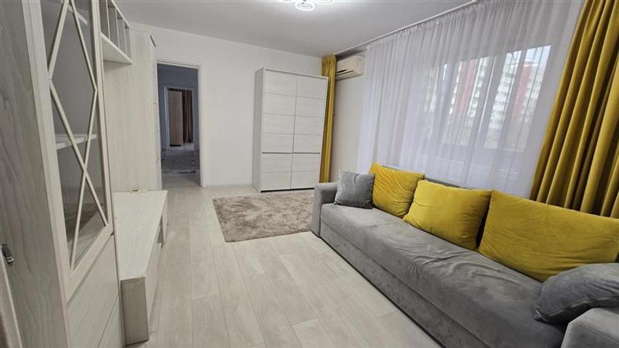 Apartament cu 3 camere semidecomandat, mobilat în Alexandru Obregia