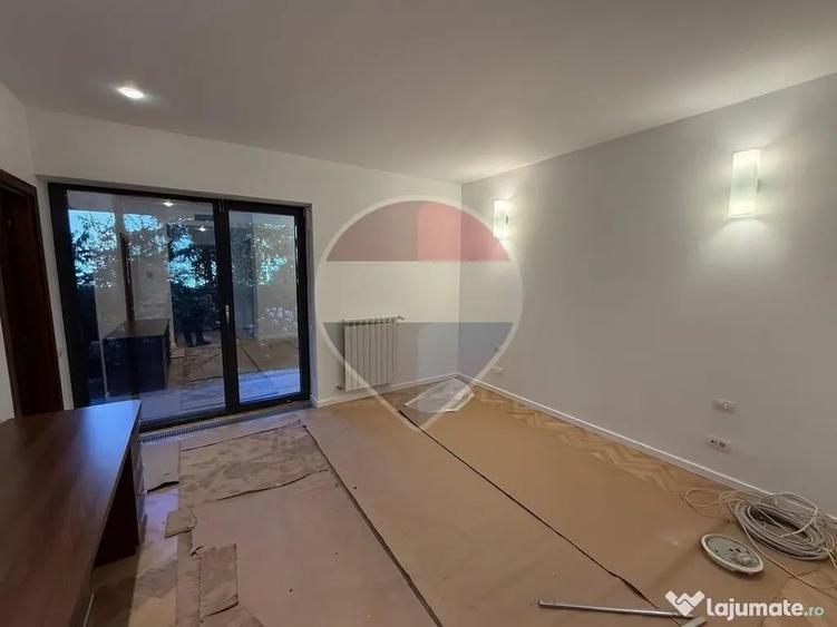 Apartament cu 3 camere semidecomandat în Primăverii