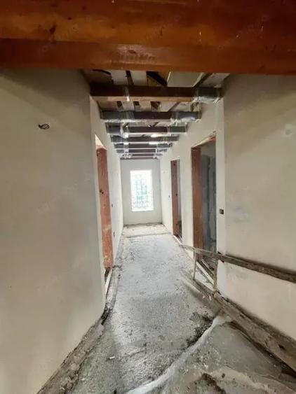 Casă cu Teren 1674 Mp în Frătăuții Vechi