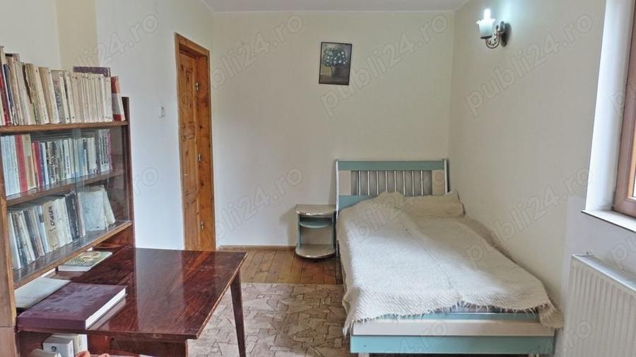 Casă cu 6 camere cu Teren 365 Mp în Zamora