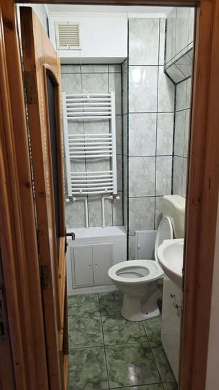 Apartament cu 4 camere decomandat, mobilat în Casa de Cultură