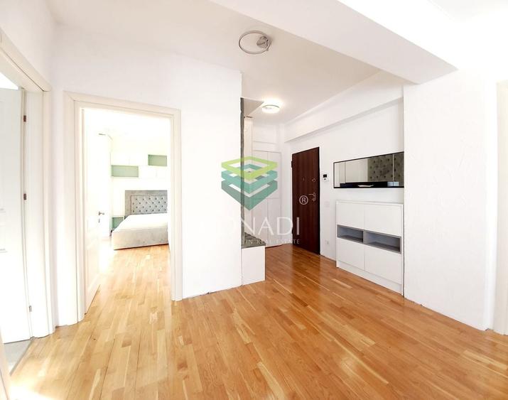 Apartament cu 3 camere semidecomandat, mobilat în Aviației
