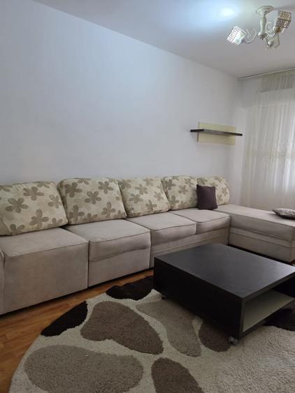 Apartament cu 3 camere decomandat, mobilat în Centru Civic