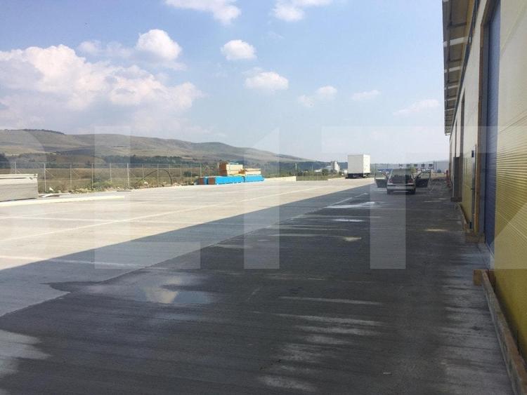 Spațiu industrial, de 2,000 mp, în Exterior Vest