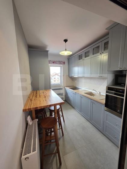 Apartament cu 3 camere semidecomandat, mobilat în Bună Ziua