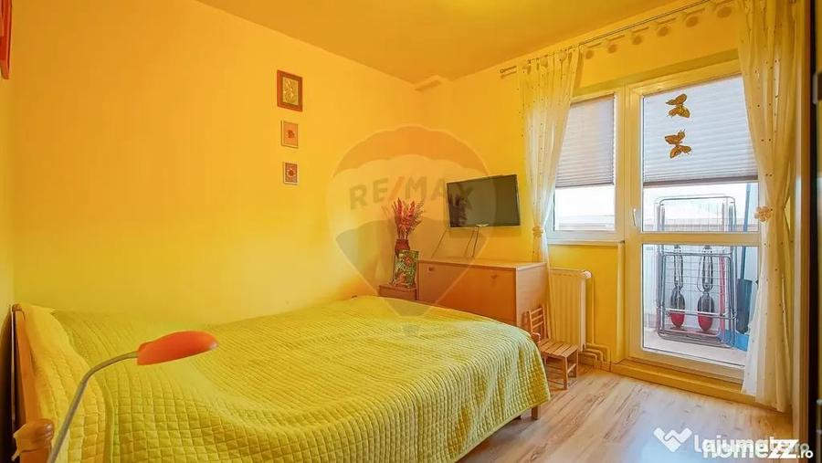 Apartament cu 3 camere decomandat în Răcădău