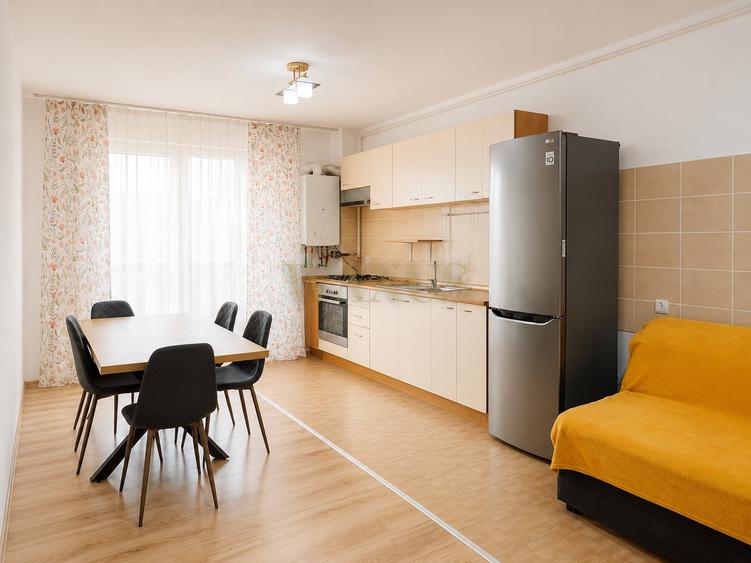 Apartament cu 3 camere semidecomandat, mobilat în Florești