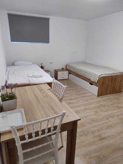 Casă cu 4 camere în Exterior Vest