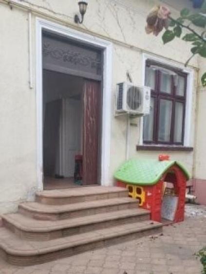 Casă cu 5 camere cu Teren 40 Mp în Parcul Carol