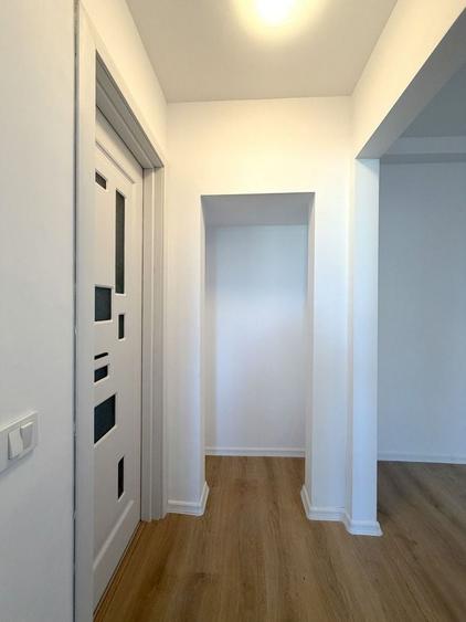 Apartament cu 3 camere semidecomandat, mobilat în Grivița