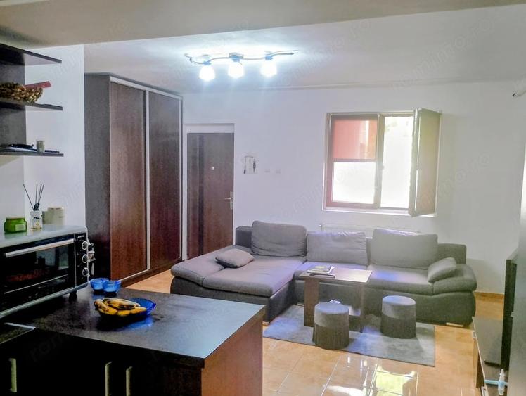 Apartament cu 3 camere decomandat în Telegrafului