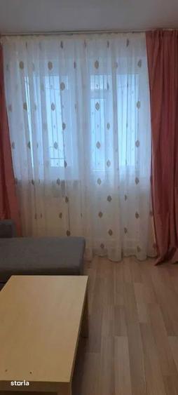 Apartament cu 3 camere semidecomandat, mobilat în Berceni
